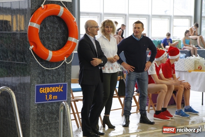 Zdjęcie w galerii na portalu naszraciborz.pl: Mikołajkowe Zawody Pływackie w ZSOMS wiadomości z regionu