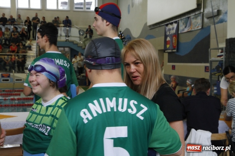 Zdjęcie w galerii na portalu naszraciborz.pl: Mikołajkowe Zawody Pływackie w ZSOMS wiadomości z regionu