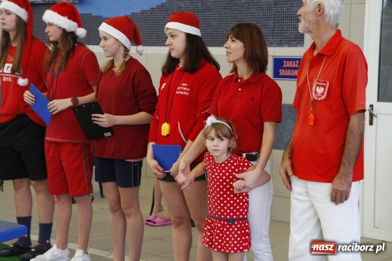 Zdjęcie w galerii na portalu naszraciborz.pl: Mikołajkowe Zawody Pływackie w ZSOMS wiadomości z regionu