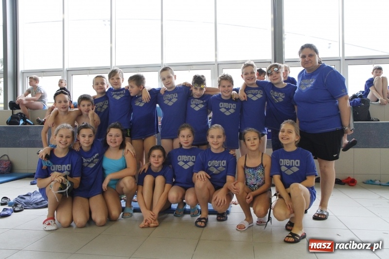 Zdjęcie w galerii na portalu naszraciborz.pl: Mikołajkowe Zawody Pływackie w ZSOMS wiadomości z regionu