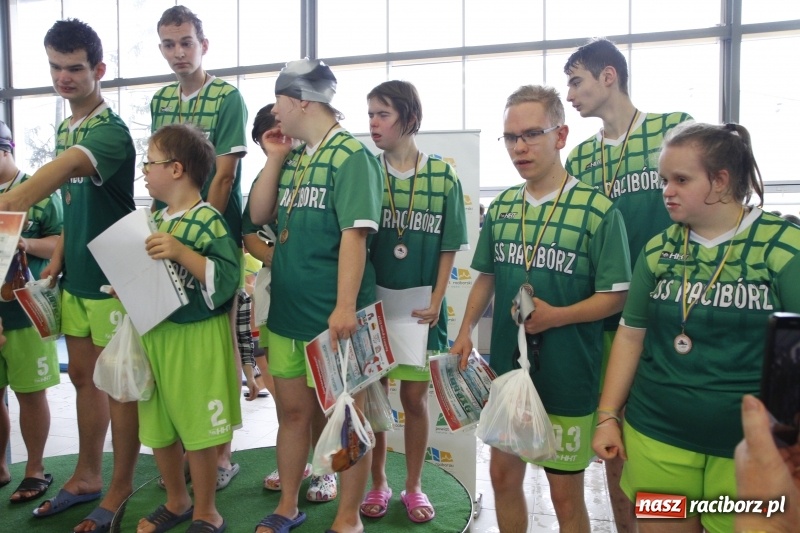 Zdjęcie w galerii na portalu naszraciborz.pl: Mikołajkowe Zawody Pływackie w ZSOMS wiadomości z regionu