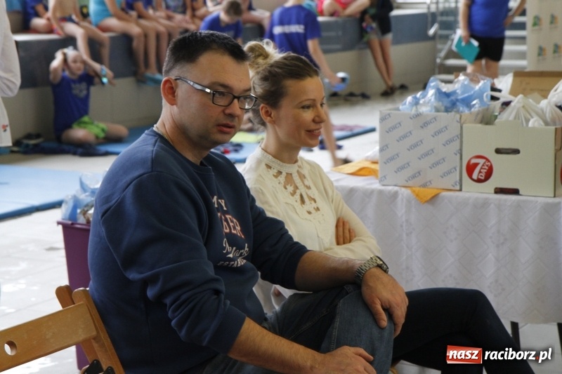 Zdjęcie w galerii na portalu naszraciborz.pl: Mikołajkowe Zawody Pływackie w ZSOMS wiadomości z regionu