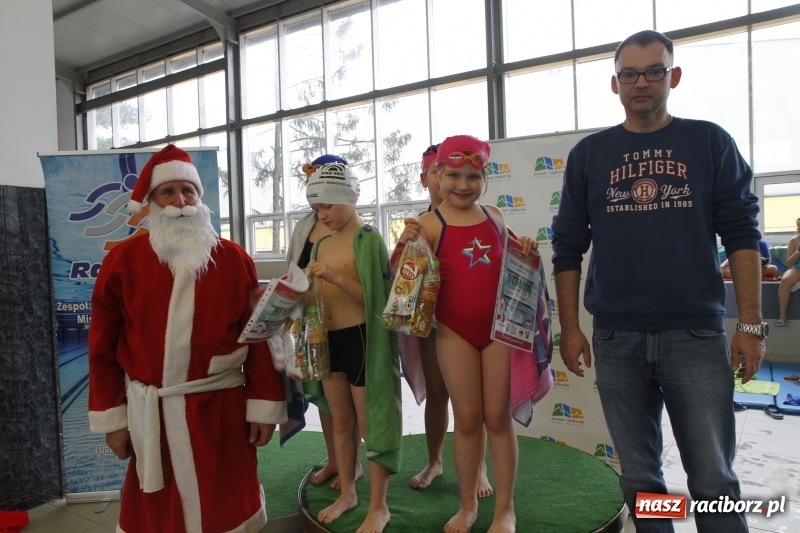 Zdjęcie w galerii na portalu naszraciborz.pl: Mikołajkowe Zawody Pływackie w ZSOMS wiadomości z regionu