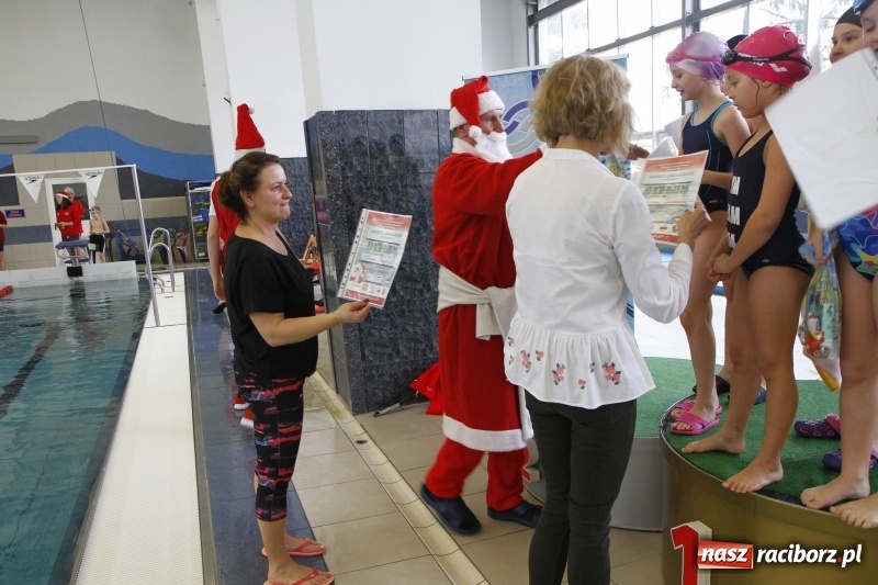 Zdjęcie w galerii na portalu naszraciborz.pl: Mikołajkowe Zawody Pływackie w ZSOMS wiadomości z regionu