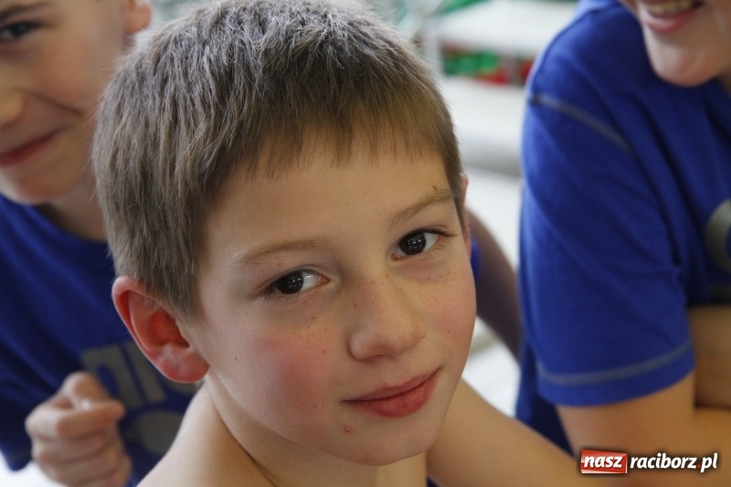 Zdjęcie w galerii na portalu naszraciborz.pl: Mikołajkowe Zawody Pływackie w ZSOMS wiadomości z regionu