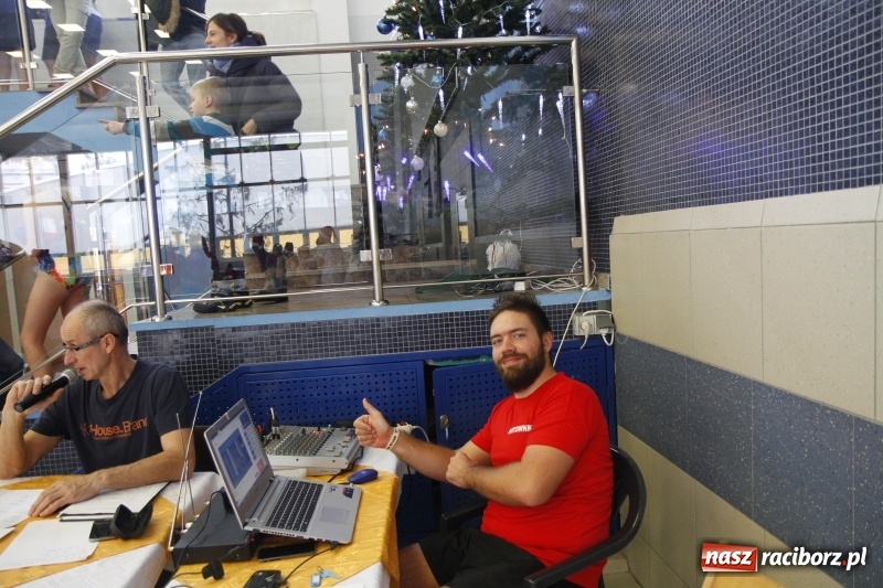 Zdjęcie w galerii na portalu naszraciborz.pl: Mikołajkowe Zawody Pływackie w ZSOMS wiadomości z regionu