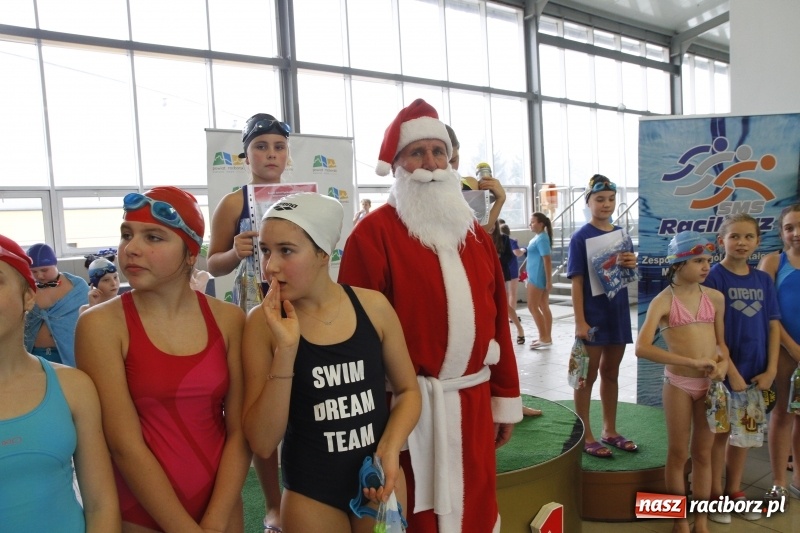 Zdjęcie w galerii na portalu naszraciborz.pl: Mikołajkowe Zawody Pływackie w ZSOMS wiadomości z regionu