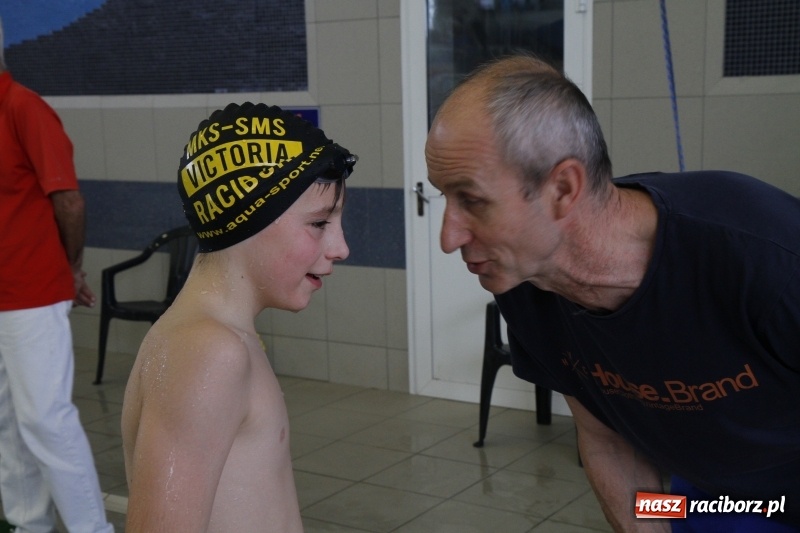 Zdjęcie w galerii na portalu naszraciborz.pl: Mikołajkowe Zawody Pływackie w ZSOMS wiadomości z regionu