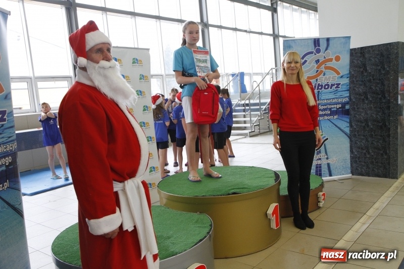 Zdjęcie w galerii na portalu naszraciborz.pl: Mikołajkowe Zawody Pływackie w ZSOMS wiadomości z regionu