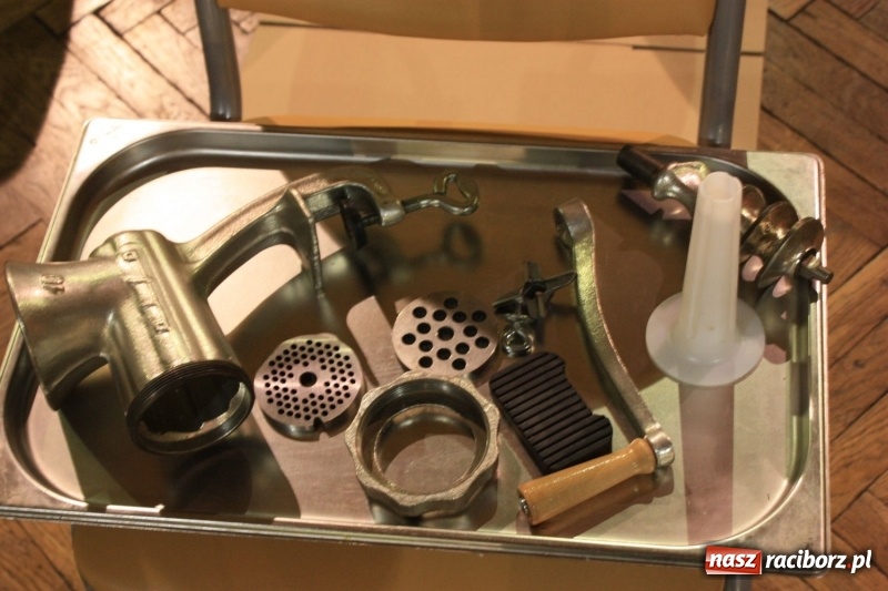 Zdjęcie w galerii na portalu naszraciborz.pl: Aromatycznie, smacznie i przyjemnie. Warsztaty wędzenia w Miejskim Ośrodku Kultury w Krzanowicach wiadomości z regionu