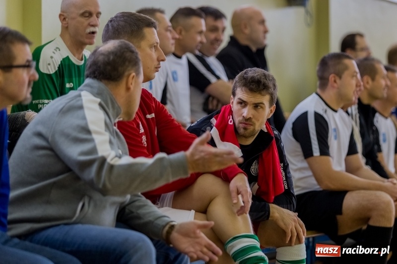 Zdjęcie w galerii na portalu naszraciborz.pl: Sędziowie z Raciborza najlepsi w II Memoriale Oldboyów im. Jana Staniendy  wiadomości z regionu