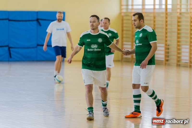 Zdjęcie w galerii na portalu naszraciborz.pl: Sędziowie z Raciborza najlepsi w II Memoriale Oldboyów im. Jana Staniendy  wiadomości z regionu