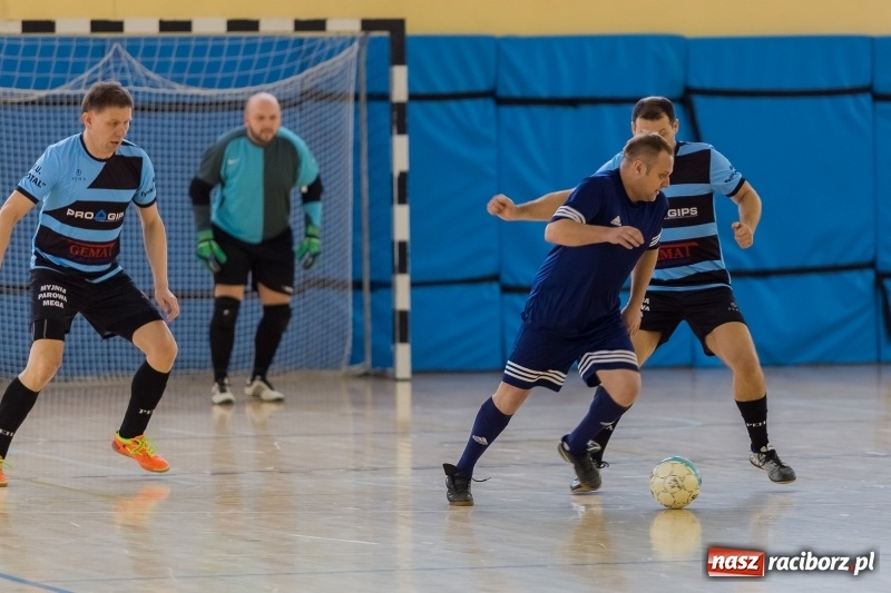 Zdjęcie w galerii na portalu naszraciborz.pl: Sędziowie z Raciborza najlepsi w II Memoriale Oldboyów im. Jana Staniendy  wiadomości z regionu