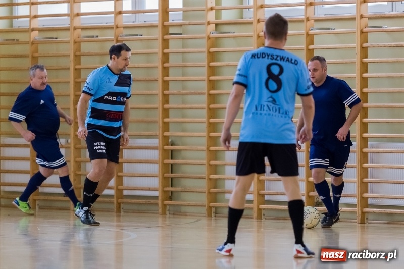 Zdjęcie w galerii na portalu naszraciborz.pl: Sędziowie z Raciborza najlepsi w II Memoriale Oldboyów im. Jana Staniendy  wiadomości z regionu