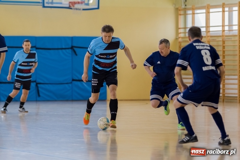 Zdjęcie w galerii na portalu naszraciborz.pl: Sędziowie z Raciborza najlepsi w II Memoriale Oldboyów im. Jana Staniendy  wiadomości z regionu