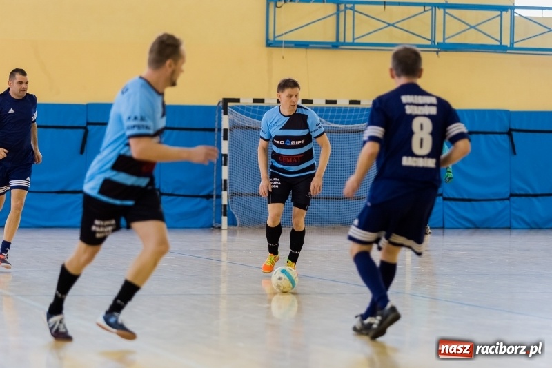 Zdjęcie w galerii na portalu naszraciborz.pl: Sędziowie z Raciborza najlepsi w II Memoriale Oldboyów im. Jana Staniendy  wiadomości z regionu