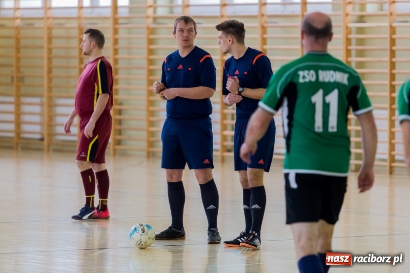 Zdjęcie w galerii na portalu naszraciborz.pl: Sędziowie z Raciborza najlepsi w II Memoriale Oldboyów im. Jana Staniendy  wiadomości z regionu