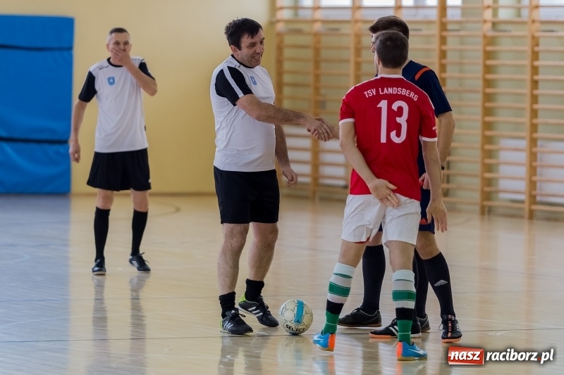 Zdjęcie w galerii na portalu naszraciborz.pl: Sędziowie z Raciborza najlepsi w II Memoriale Oldboyów im. Jana Staniendy  wiadomości z regionu