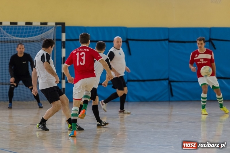 Zdjęcie w galerii na portalu naszraciborz.pl: Sędziowie z Raciborza najlepsi w II Memoriale Oldboyów im. Jana Staniendy  wiadomości z regionu