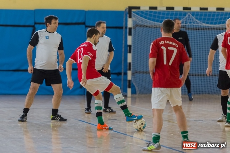 Zdjęcie w galerii na portalu naszraciborz.pl: Sędziowie z Raciborza najlepsi w II Memoriale Oldboyów im. Jana Staniendy  wiadomości z regionu