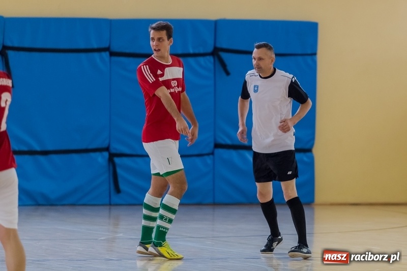 Zdjęcie w galerii na portalu naszraciborz.pl: Sędziowie z Raciborza najlepsi w II Memoriale Oldboyów im. Jana Staniendy  wiadomości z regionu