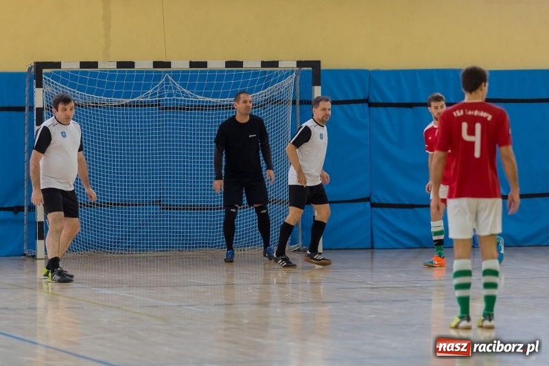 Zdjęcie w galerii na portalu naszraciborz.pl: Sędziowie z Raciborza najlepsi w II Memoriale Oldboyów im. Jana Staniendy  wiadomości z regionu
