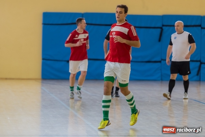 Zdjęcie w galerii na portalu naszraciborz.pl: Sędziowie z Raciborza najlepsi w II Memoriale Oldboyów im. Jana Staniendy  wiadomości z regionu