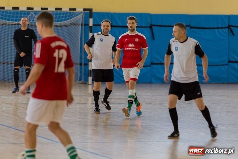 Zdjęcie w galerii na portalu naszraciborz.pl: Sędziowie z Raciborza najlepsi w II Memoriale Oldboyów im. Jana Staniendy  wiadomości z regionu