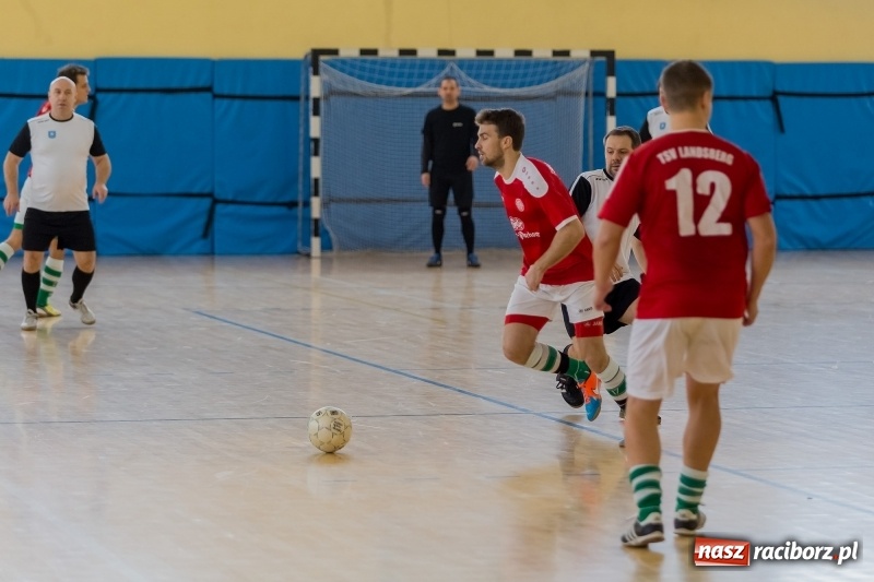 Zdjęcie w galerii na portalu naszraciborz.pl: Sędziowie z Raciborza najlepsi w II Memoriale Oldboyów im. Jana Staniendy  wiadomości z regionu