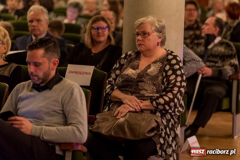 Zdjęcie w galerii na portalu naszraciborz.pl: Anna Wyszkoni gwiazdą koncertu na zakończenie obchodów 800-lecia Raciborza  wiadomości z regionu