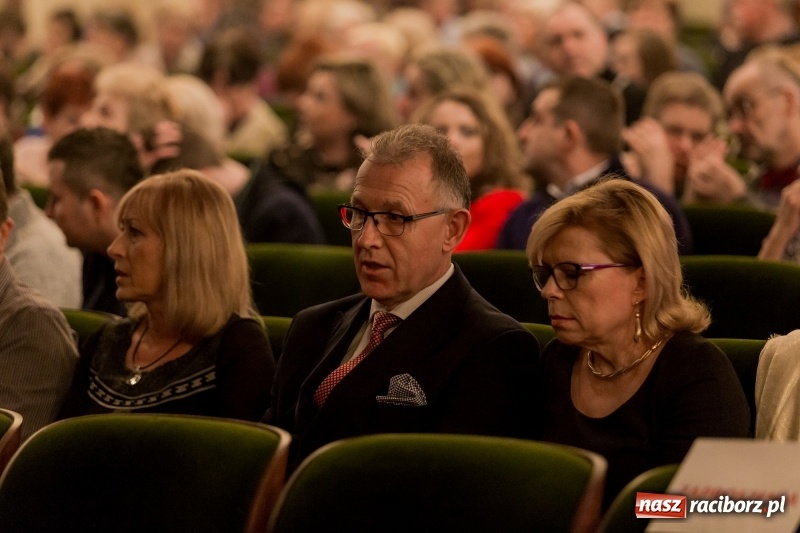 Zdjęcie w galerii na portalu naszraciborz.pl: Anna Wyszkoni gwiazdą koncertu na zakończenie obchodów 800-lecia Raciborza  wiadomości z regionu