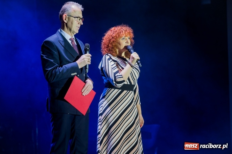 Zdjęcie w galerii na portalu naszraciborz.pl: Anna Wyszkoni gwiazdą koncertu na zakończenie obchodów 800-lecia Raciborza  wiadomości z regionu