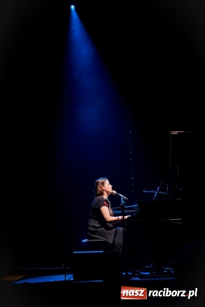 Zdjęcie w galerii na portalu naszraciborz.pl: Anna Wyszkoni gwiazdą koncertu na zakończenie obchodów 800-lecia Raciborza  wiadomości z regionu