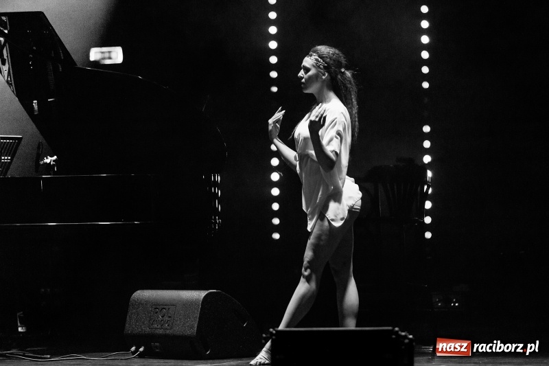 Zdjęcie w galerii na portalu naszraciborz.pl: Anna Wyszkoni gwiazdą koncertu na zakończenie obchodów 800-lecia Raciborza  wiadomości z regionu