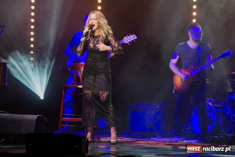 Zdjęcie w galerii na portalu naszraciborz.pl: Anna Wyszkoni gwiazdą koncertu na zakończenie obchodów 800-lecia Raciborza  wiadomości z regionu