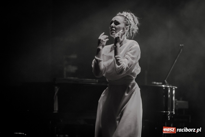 Zdjęcie w galerii na portalu naszraciborz.pl: Anna Wyszkoni gwiazdą koncertu na zakończenie obchodów 800-lecia Raciborza  wiadomości z regionu