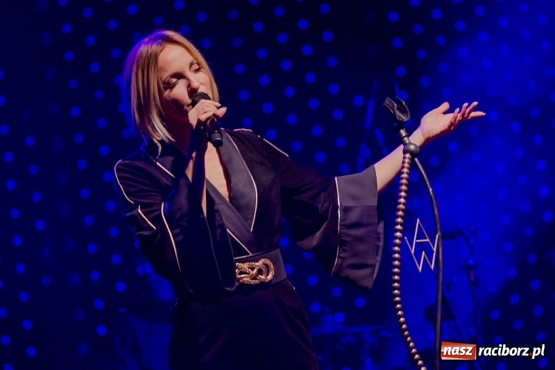 Zdjęcie w galerii na portalu naszraciborz.pl: Anna Wyszkoni gwiazdą koncertu na zakończenie obchodów 800-lecia Raciborza  wiadomości z regionu