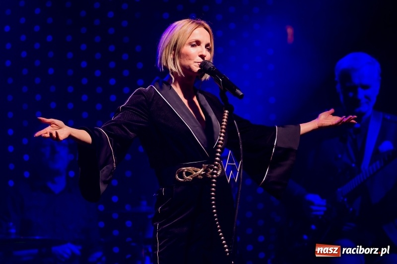 Zdjęcie w galerii na portalu naszraciborz.pl: Anna Wyszkoni gwiazdą koncertu na zakończenie obchodów 800-lecia Raciborza  wiadomości z regionu