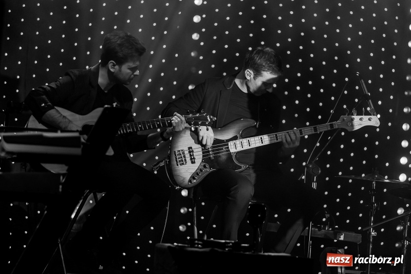 Zdjęcie w galerii na portalu naszraciborz.pl: Anna Wyszkoni gwiazdą koncertu na zakończenie obchodów 800-lecia Raciborza  wiadomości z regionu