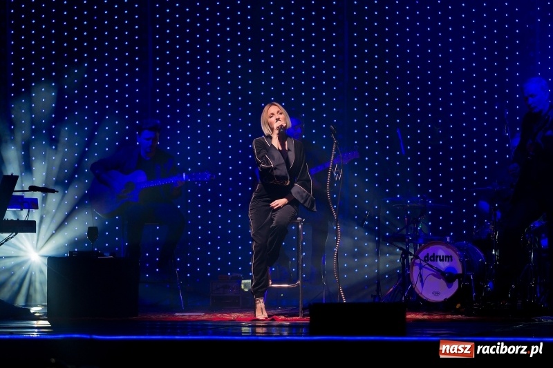 Zdjęcie w galerii na portalu naszraciborz.pl: Anna Wyszkoni gwiazdą koncertu na zakończenie obchodów 800-lecia Raciborza  wiadomości z regionu