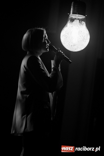 Zdjęcie w galerii na portalu naszraciborz.pl: Anna Wyszkoni gwiazdą koncertu na zakończenie obchodów 800-lecia Raciborza  wiadomości z regionu