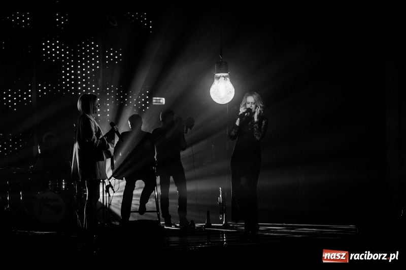 Zdjęcie w galerii na portalu naszraciborz.pl: Anna Wyszkoni gwiazdą koncertu na zakończenie obchodów 800-lecia Raciborza  wiadomości z regionu