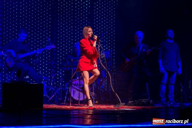 Zdjęcie w galerii na portalu naszraciborz.pl: Anna Wyszkoni gwiazdą koncertu na zakończenie obchodów 800-lecia Raciborza  wiadomości z regionu
