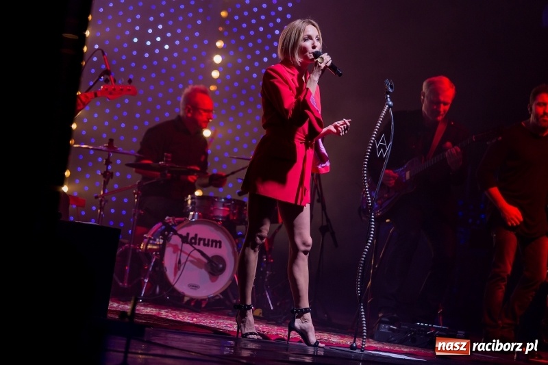 Zdjęcie w galerii na portalu naszraciborz.pl: Anna Wyszkoni gwiazdą koncertu na zakończenie obchodów 800-lecia Raciborza  wiadomości z regionu