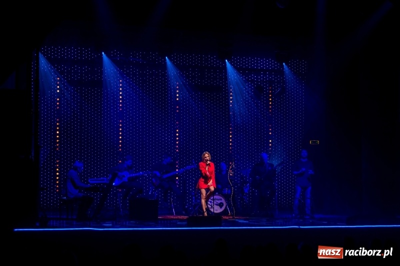 Zdjęcie w galerii na portalu naszraciborz.pl: Anna Wyszkoni gwiazdą koncertu na zakończenie obchodów 800-lecia Raciborza  wiadomości z regionu