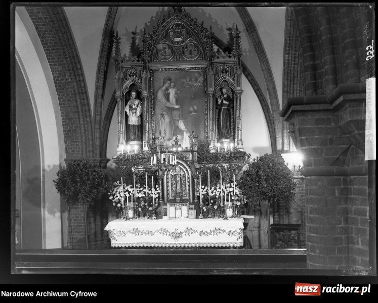 Zdjęcie w galerii na portalu naszraciborz.pl: Najstarsze świątynie Raciborza na starej fotografii  wiadomości z regionu