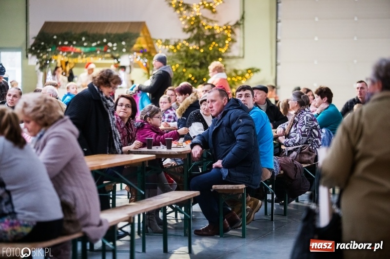 Zdjęcie w galerii na portalu naszraciborz.pl: Kiermasz świąteczny w Pietrowicach Wielkich wiadomości z regionu