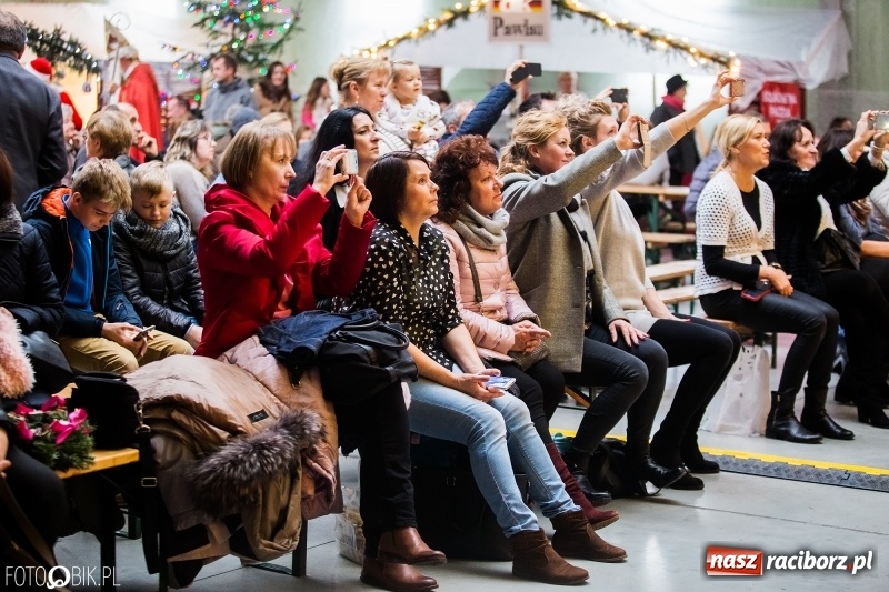 Zdjęcie w galerii na portalu naszraciborz.pl: Kiermasz świąteczny w Pietrowicach Wielkich wiadomości z regionu