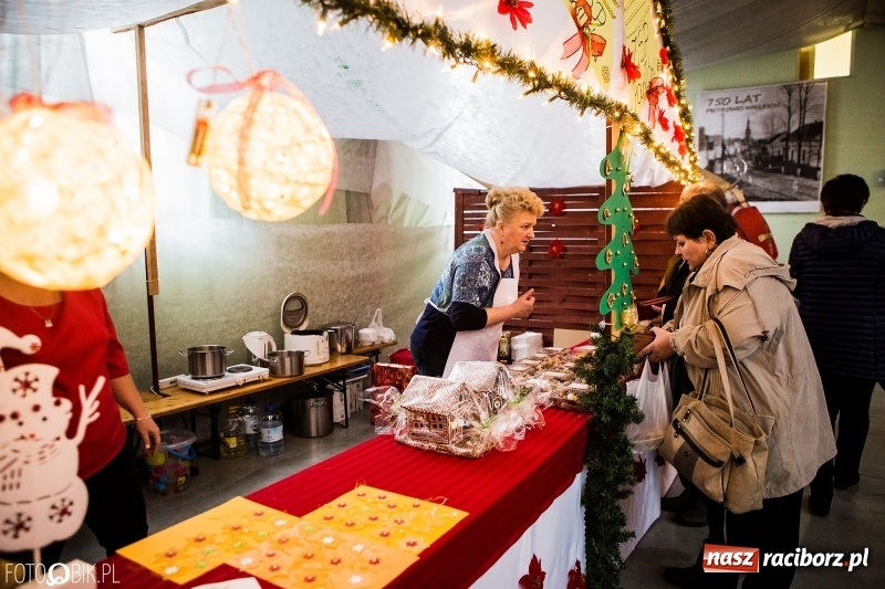 Zdjęcie w galerii na portalu naszraciborz.pl: Kiermasz świąteczny w Pietrowicach Wielkich wiadomości z regionu