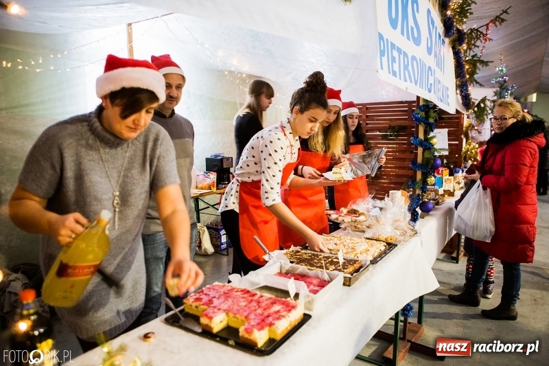 Zdjęcie w galerii na portalu naszraciborz.pl: Kiermasz świąteczny w Pietrowicach Wielkich wiadomości z regionu